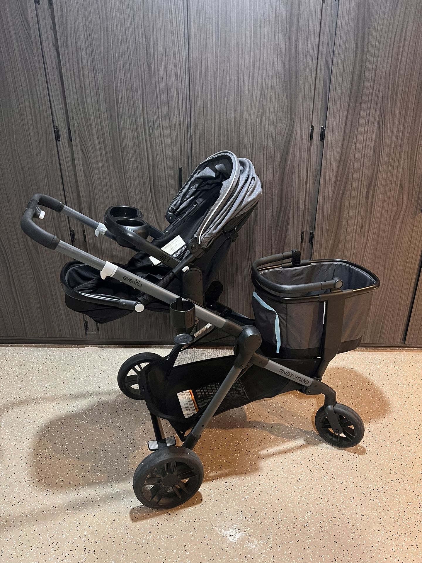 Evenflo Pivot Xpand Stroller