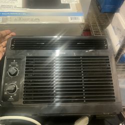 Midea Widow Air Conditioner