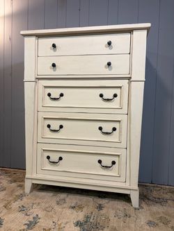 Tall 5-Drawer Dresser / Chest