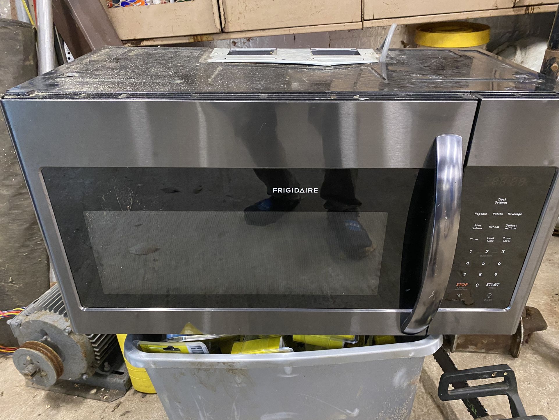 Under Cabinet Microwave