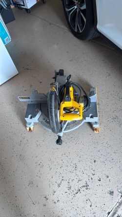 Dawalt miter saw 12 inch single