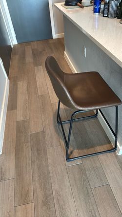 2 Kitchen Stools