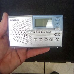 Sangean Portable Radio Dt-220v