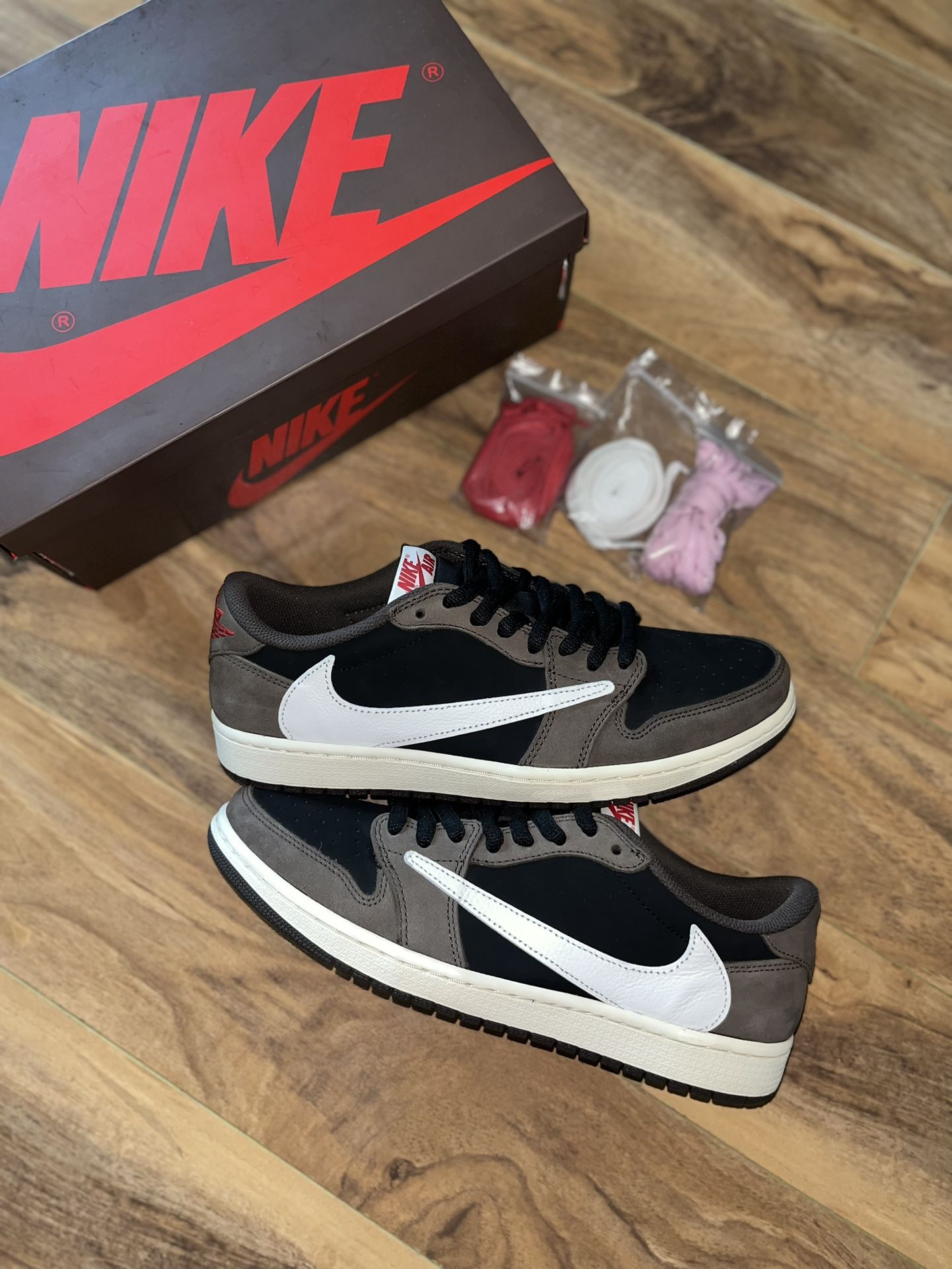 Jordan 1 low x Travis Scott “mocha”