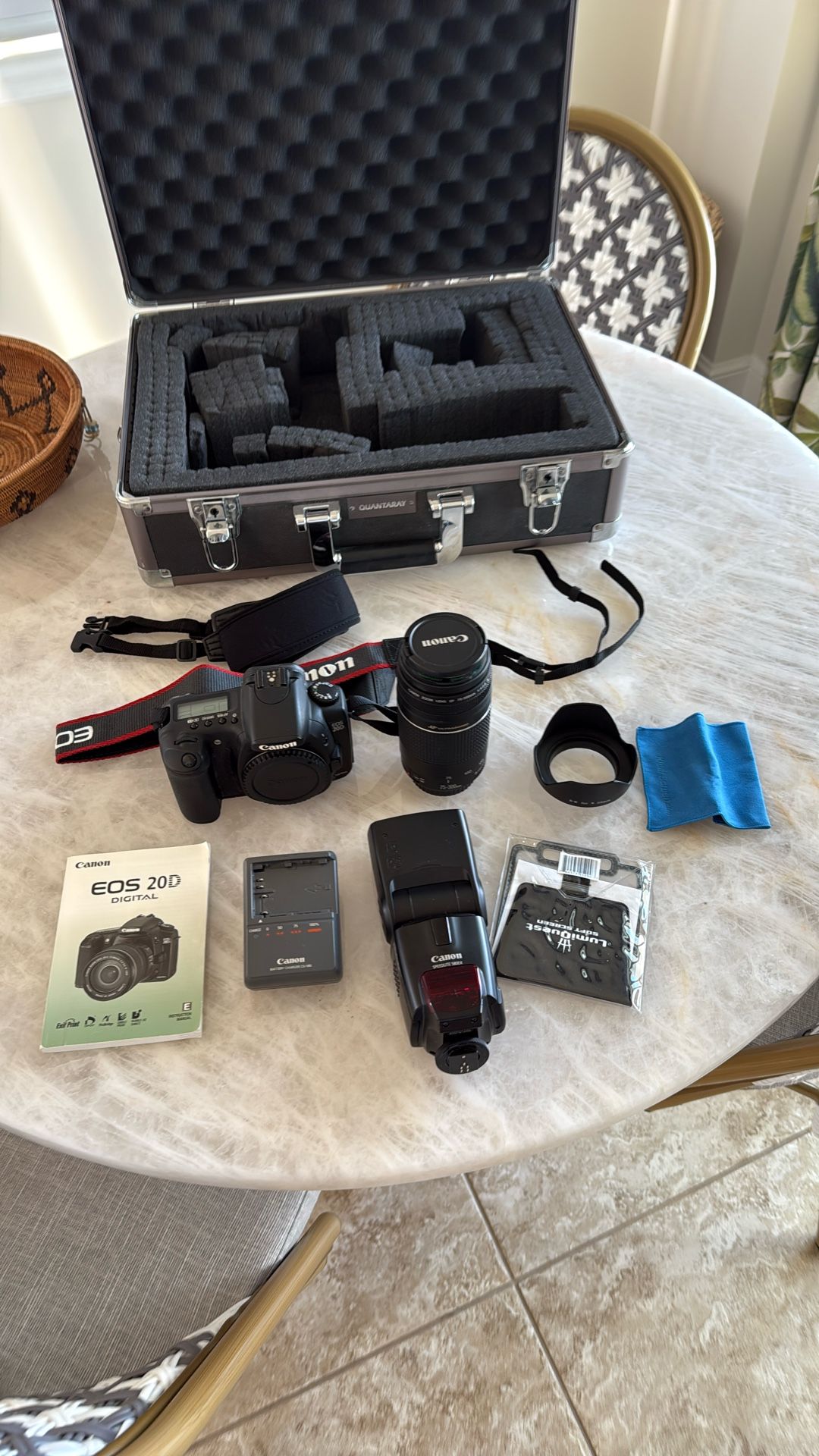 Canon 20D DSLR Kit