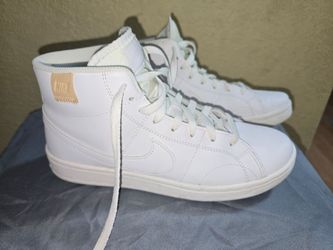 White Nike Court Royale 2 Mid sneakers