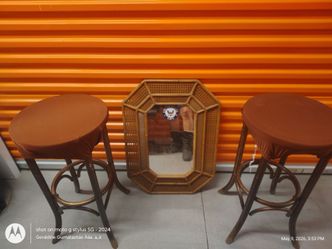 Table/Chairs/Mirror