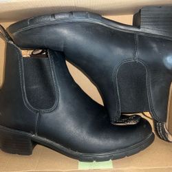 Blundstone Women's Series 1671 Heeled Boots in Black