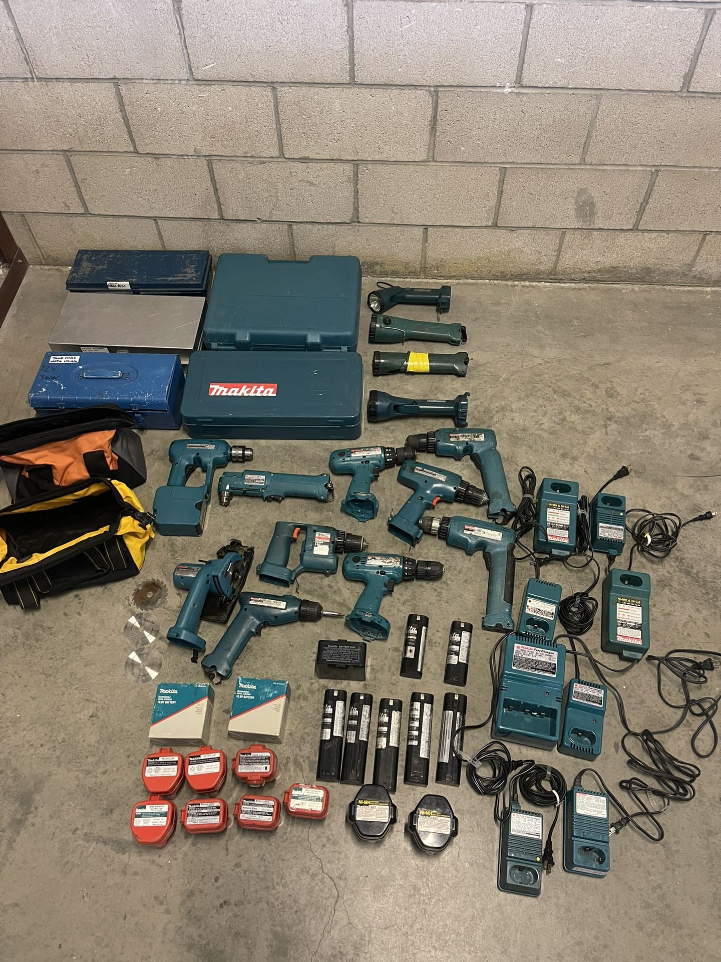 Makita power tool lot (as is) (everything included) 