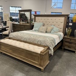 6 PIECE KING OR QUEEN BEDROOM SET Includes: Headboard, Rails, Storage footboard, Dresser, Mirror, Nightstand.