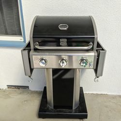 Kenmore 3-Burner Propane BBQ Grill - Assembled