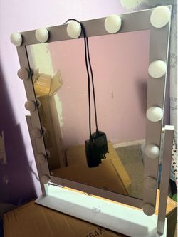 Lurella Mirror