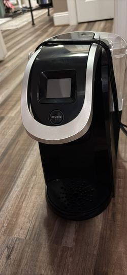 Keurig 2.0 Black 48 oz Coffeemaker with Variety of Cleaning Accessories