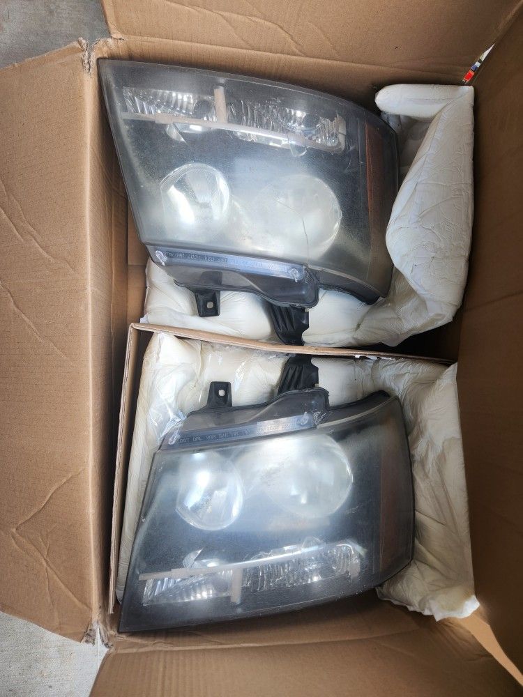Chevy Tahoe Headlights