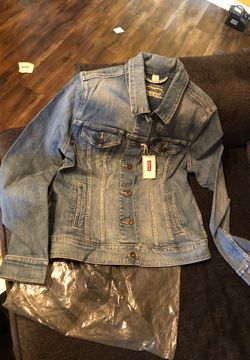 LARGE LEVI’S GIRL JEANS JACKET