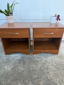 Pair of Wood Nightstands Curved Design Side Tables
