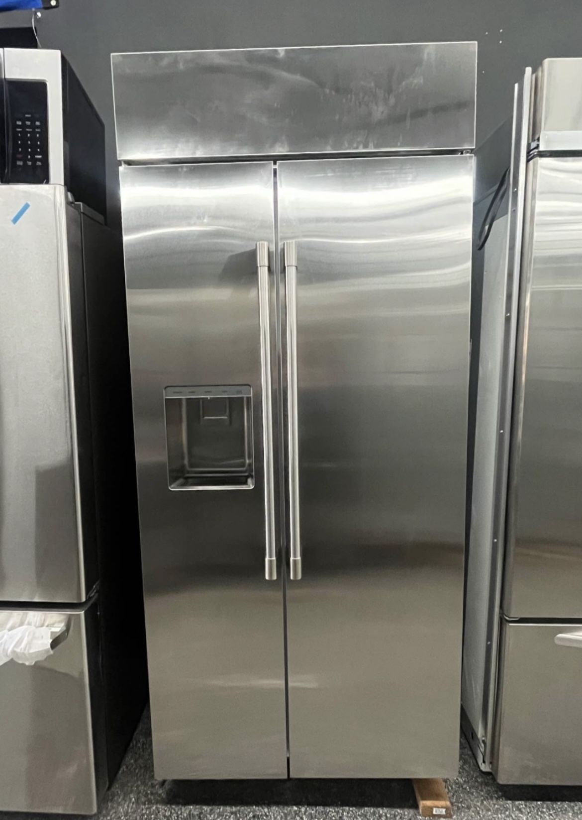 Monogram Built In 36” Stainless Steel Side By Side Fridge Ice & Water