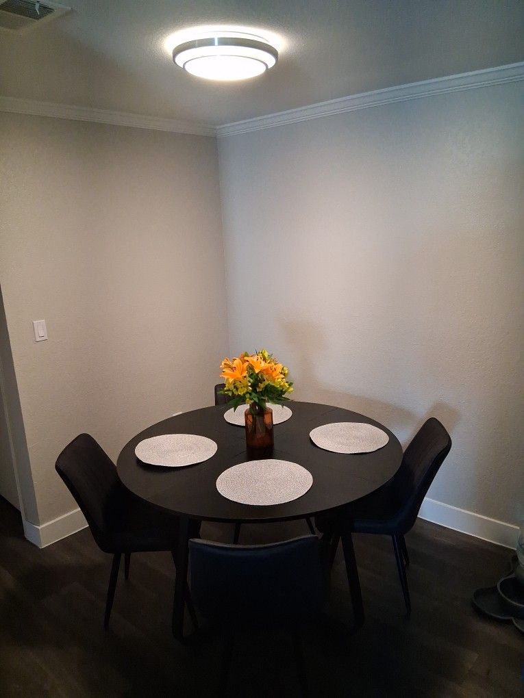 Table/Chair Set