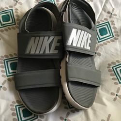 Like New Nike Sandals 7