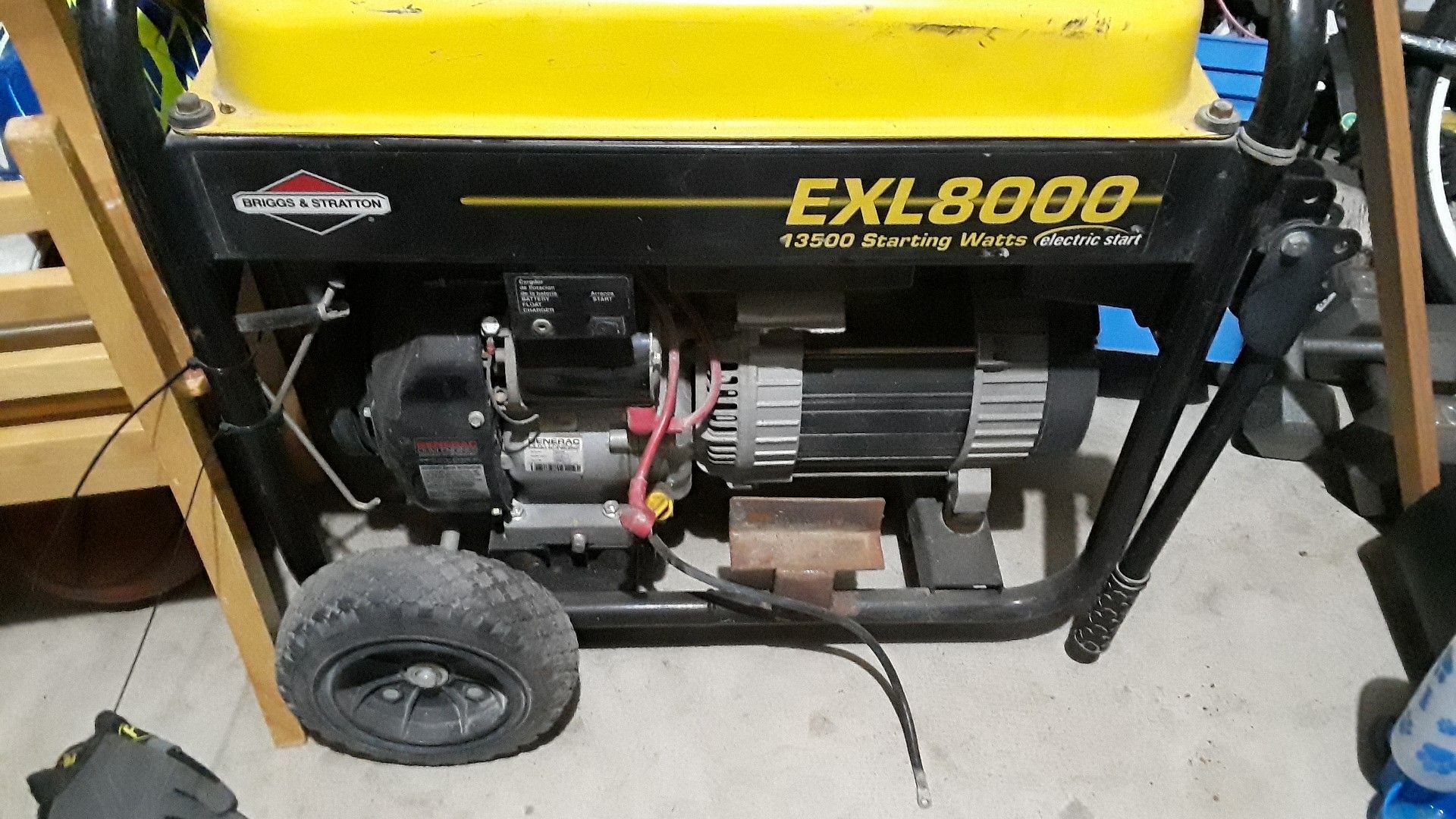 Briggs and straton EXL8000 13500watts generator for Sale in Spanaway