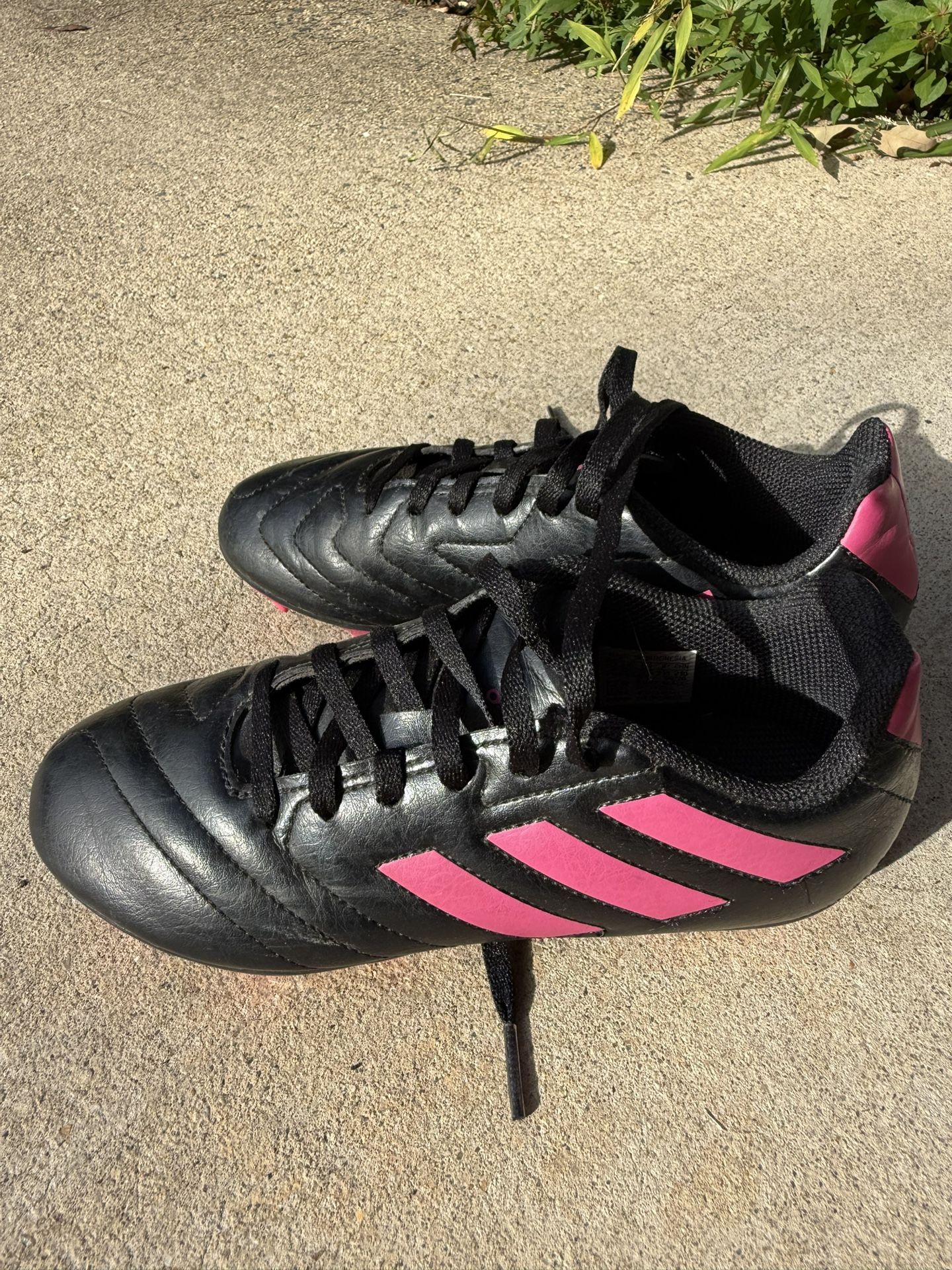 Adidas Cleats Size 3 Girls 