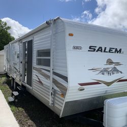 Rv. Salem Le    Motorhome  Trayler. Trailer 