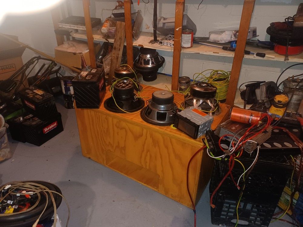 Subwoofer In Box for Sale in Cleveland, OH OfferUp