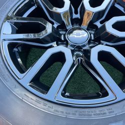 4 023 CHEVROLET SILVERADO 20 “ RIMS&TIRES 