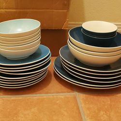 26 Piece Plate and Bowl Set