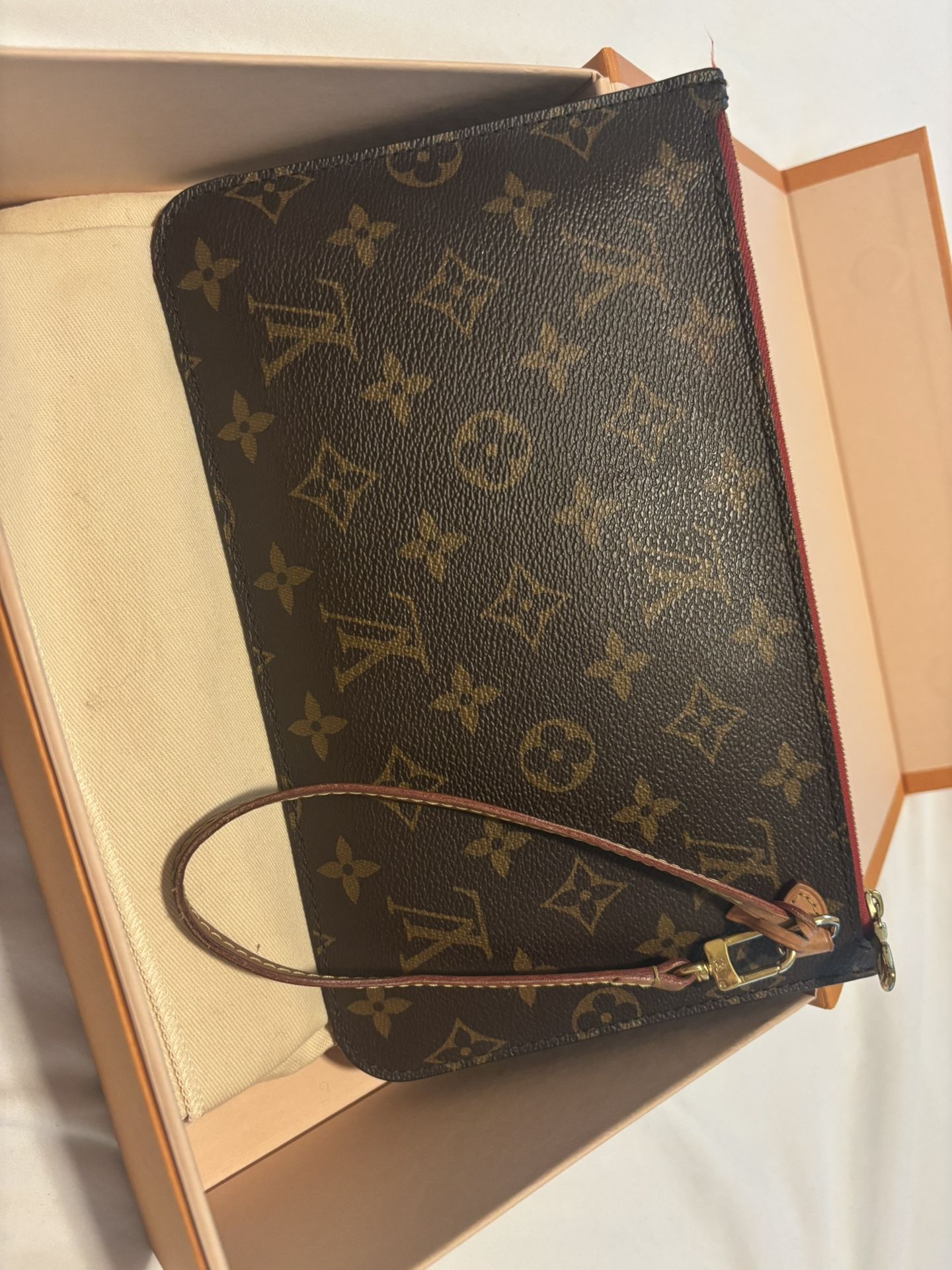 louis vuitton pochette wristlet