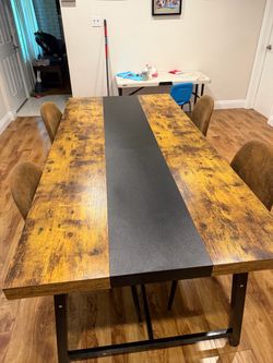 Dinning room table