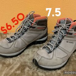  Women’s Columbia Shoes For Sale  In San Benito 