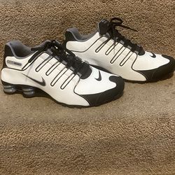 New Nike Shox Size 8 White/black/gray