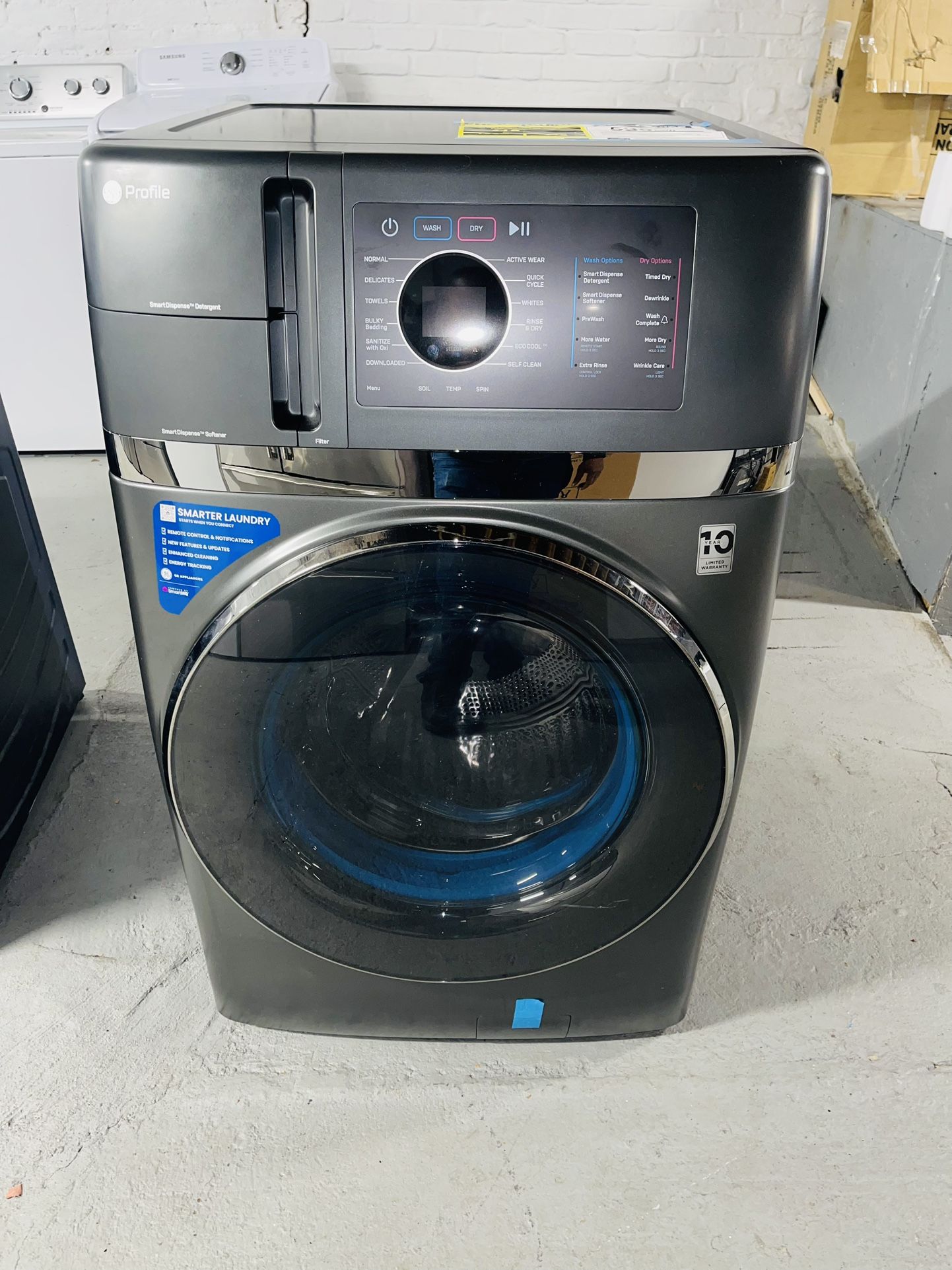 GE washer and dryer combo. Smart 28-inch front-loading washer with 4.8 cu. ft. capacity, 12 wash cycles, 14 drying cycles.