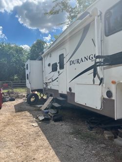 Fifth wheel and2006 bumper pull frontier