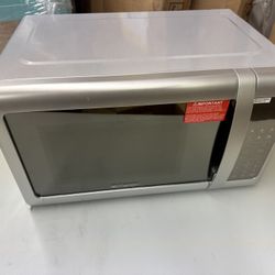 Emerson 0.7 Cu Ft Silver Mirror Finish, Countertop Microwave Oven, MW7601SL