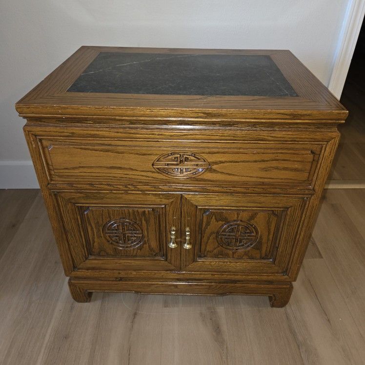 Vintage Set Of 2 Side Tables
