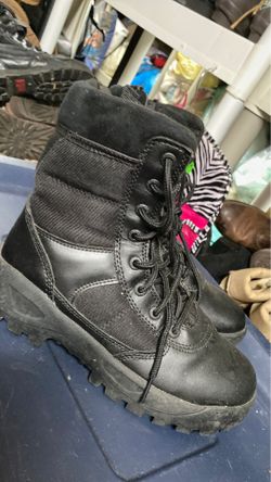Boots size 7