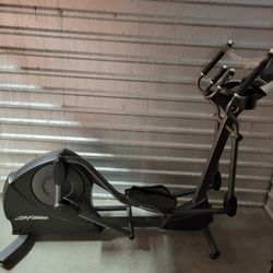 Life fitness Elliptical ADV 000x 