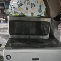 Counter Top Microwave 