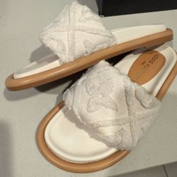 Louis Vuitton Sandals 7.5