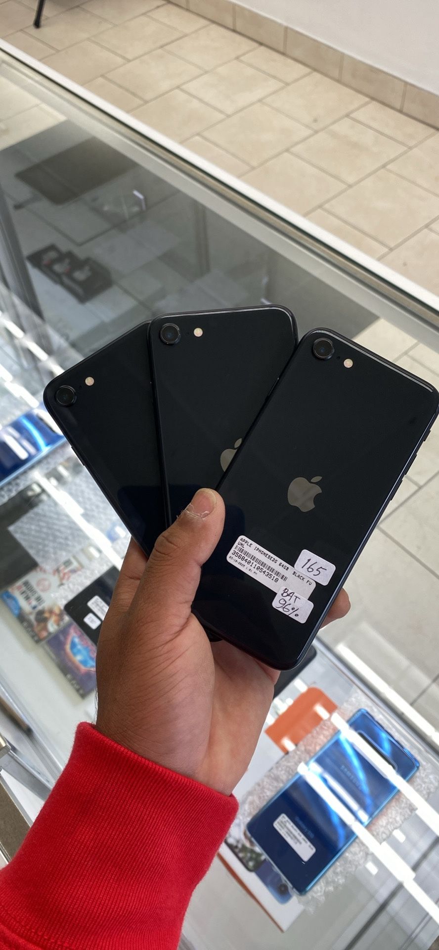 Apple iPhone SE 64 GB Factory Unlocked