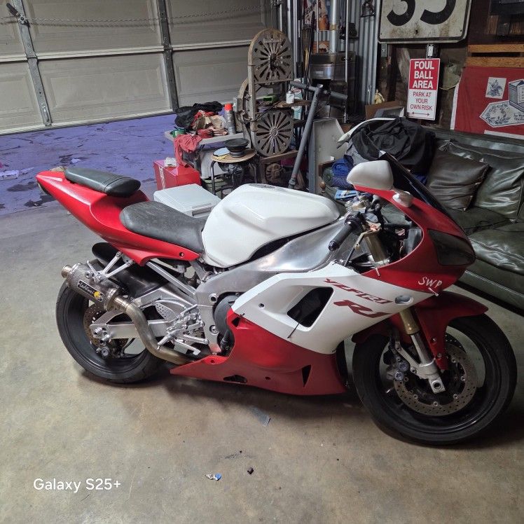 Yamaha R1