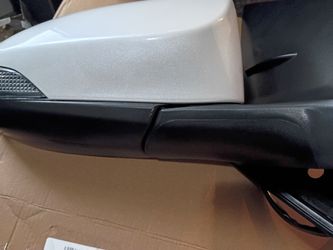 2014-2019 Toyota Corolla passenger mirror w/signal