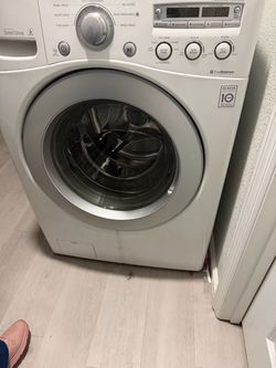 Stackable full size LG washer/Dryer