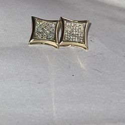 10 K Earrings 