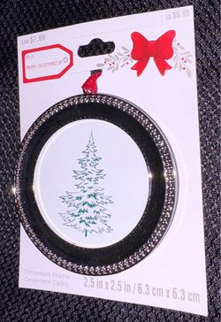 Studio Decor NWT Silver Round Style Ornament Frame 1 Piece