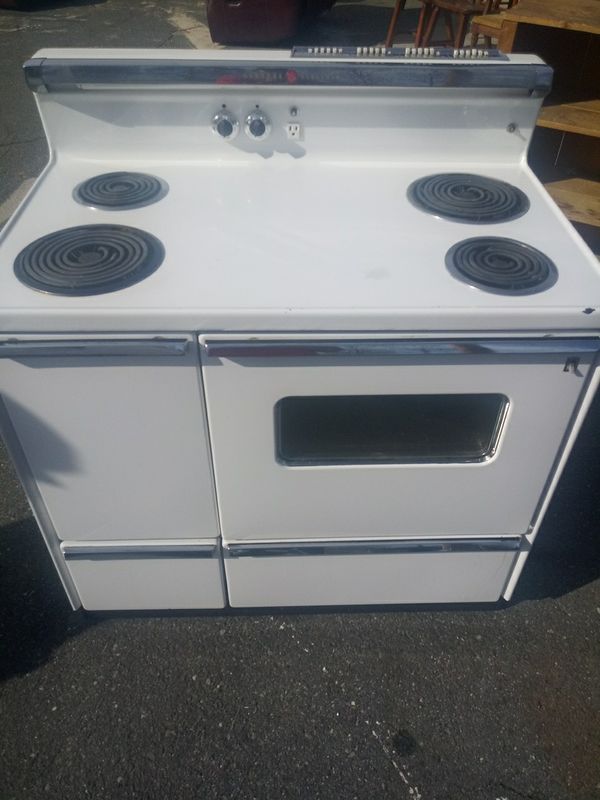 1957 vintage stove by General Electric for Sale in WinstonSalem, NC