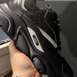 Dior B22 