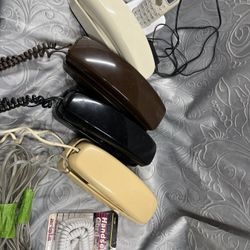 5 Pc Phone Lot - Vintage Handheld & Accessories 